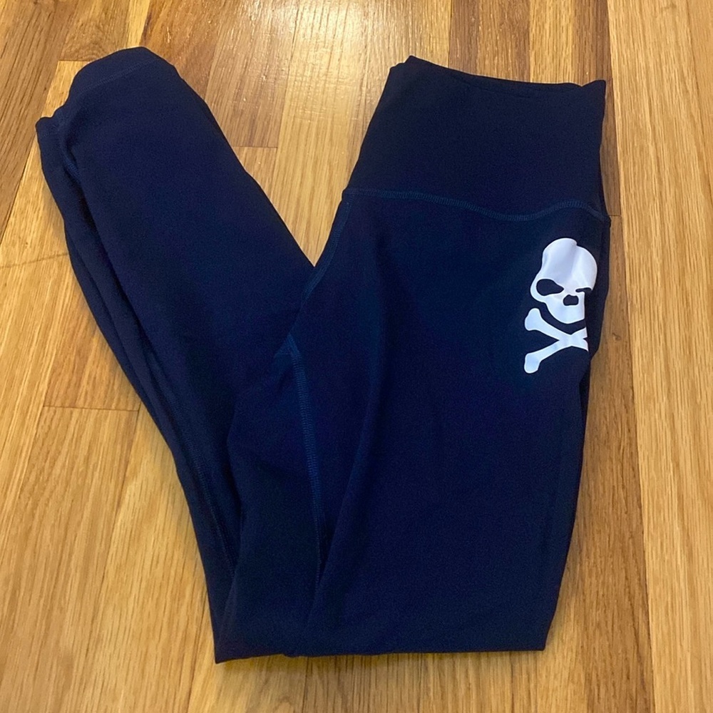 Lululemon Athletica Women Black Leggings With Skull Design Size 6